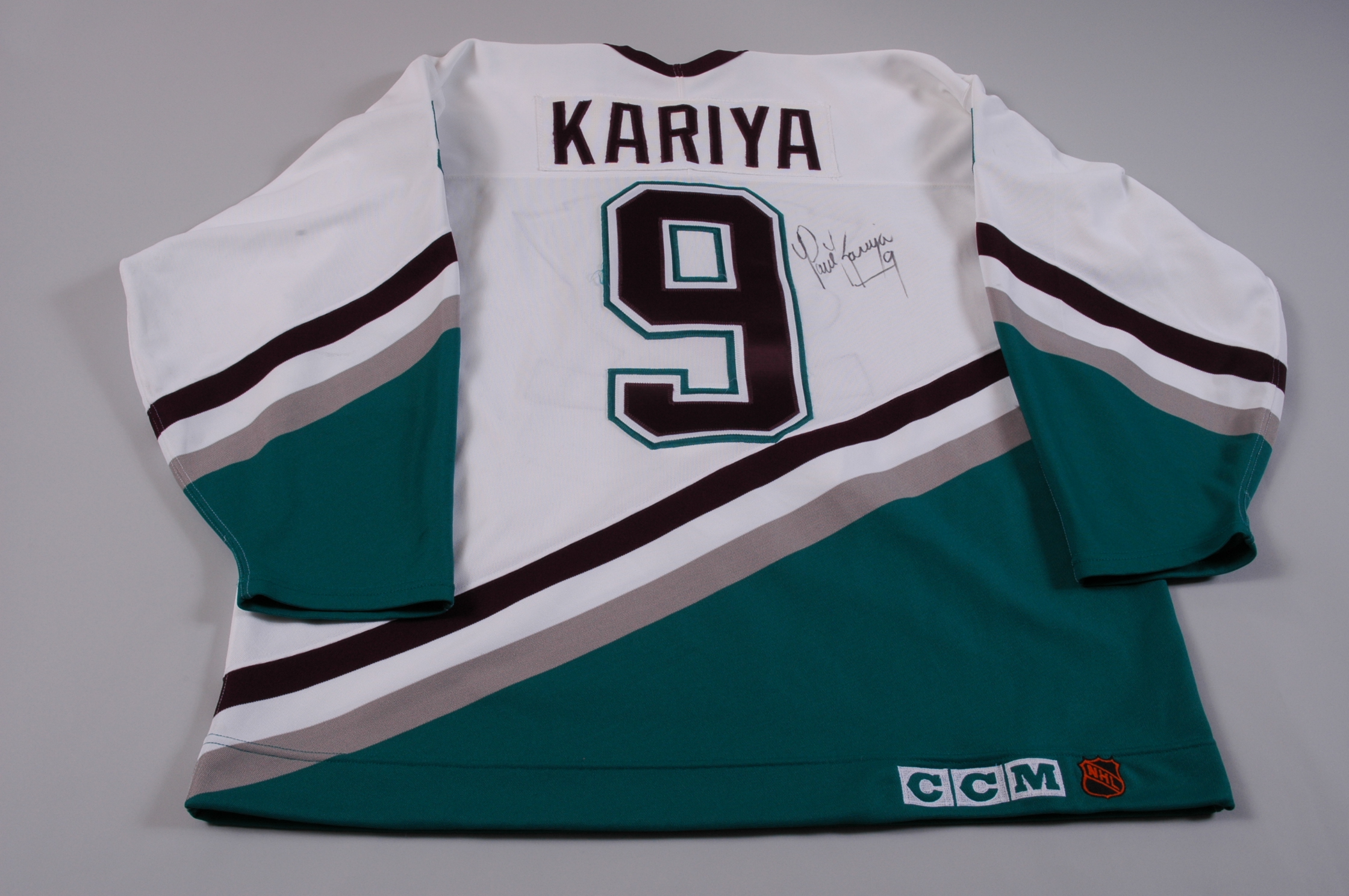 Anaheim Ducks - 🚨 Game-worn jersey auction! 🚨 Support the