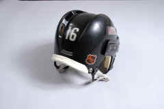 97-98 Pho Isbister helmet 3.jpg (1254999 bytes)